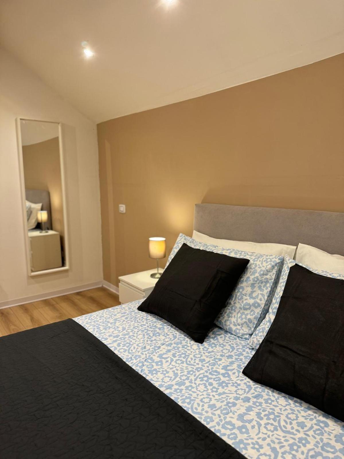 Verdi Apartments Catánia Buitenkant foto